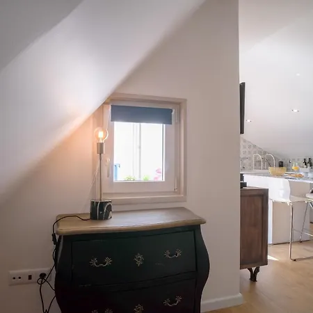 Good Karma - Bright And Sophisticated With Balcony Apartament *