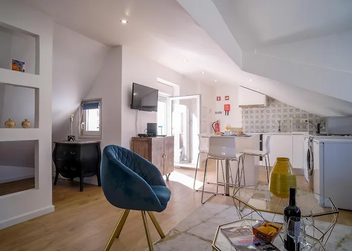 Good Karma - Bright And Sophisticated With Balcony *